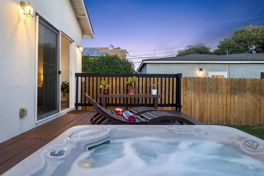 Modern Spacious Romantic La Home Gated Yard Hottub Los Angeles