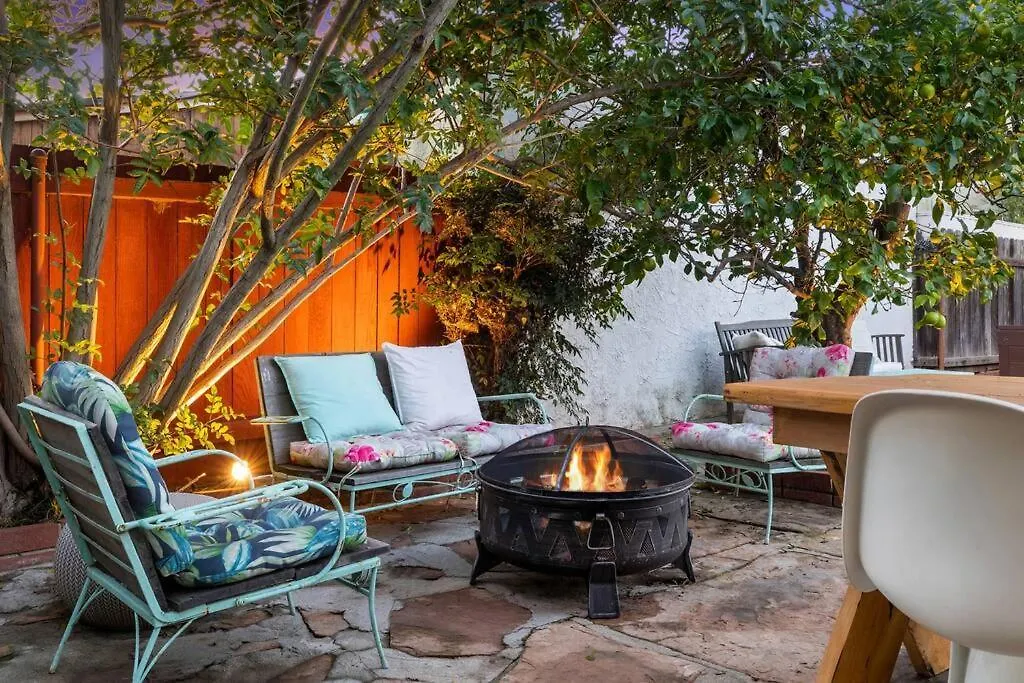 Holiday home Modern Spacious Romantic La Home Gated Yard Hottub Los Angeles
